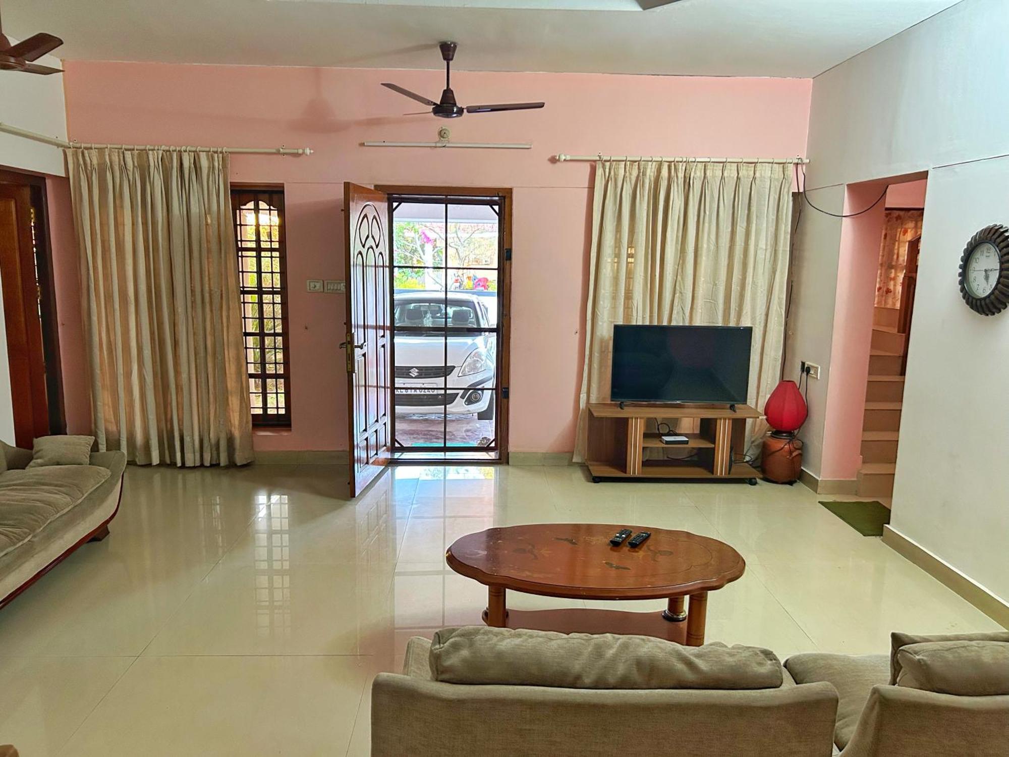 La Casa Trivandrum 4 Bhk Ac Luxury Villa At City Centre, Just 6 Kms To Airport Thiruvananthapuram Dış mekan fotoğraf