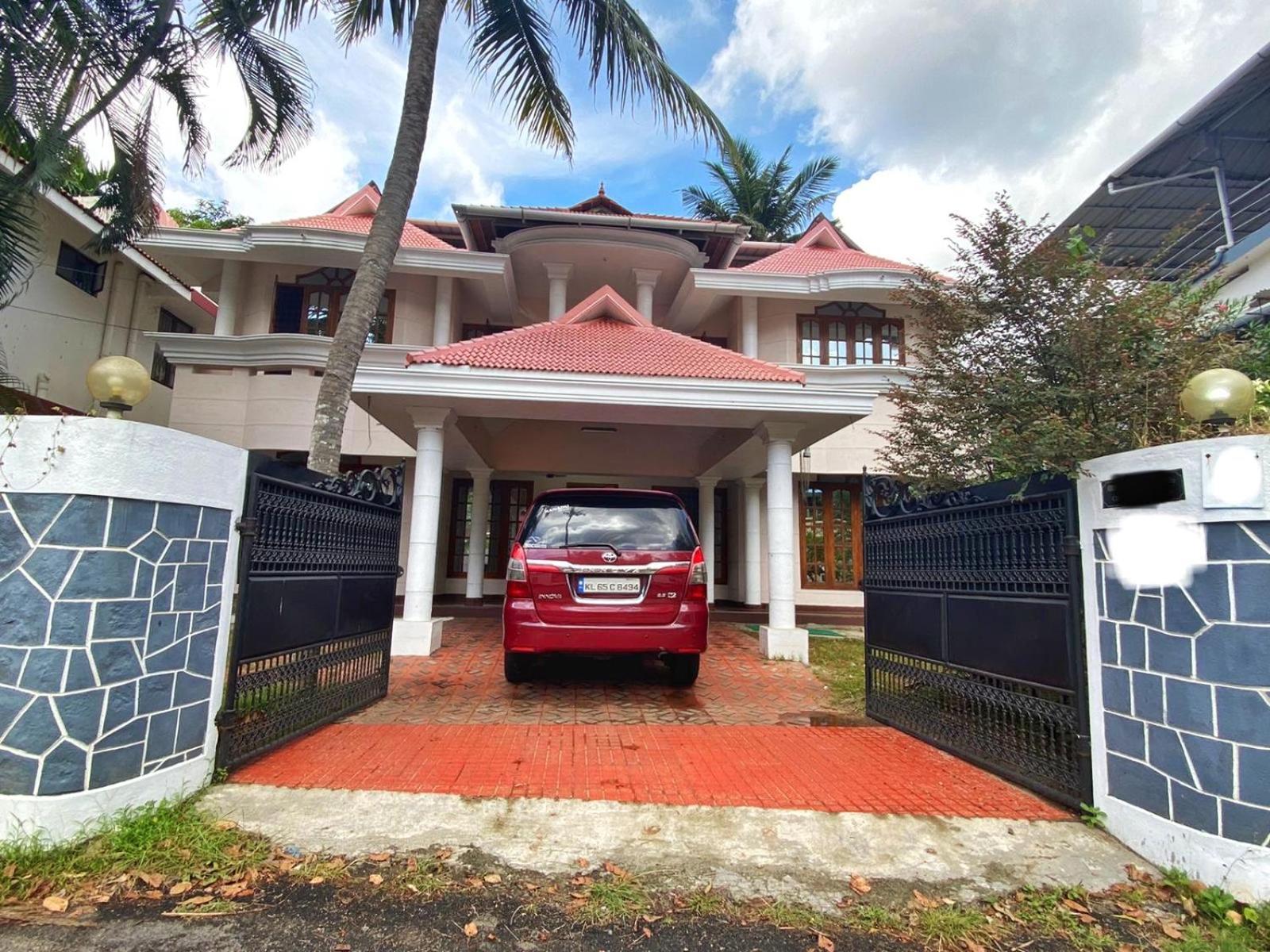 La Casa Trivandrum 4 Bhk Ac Luxury Villa At City Centre, Just 6 Kms To Airport Thiruvananthapuram Dış mekan fotoğraf