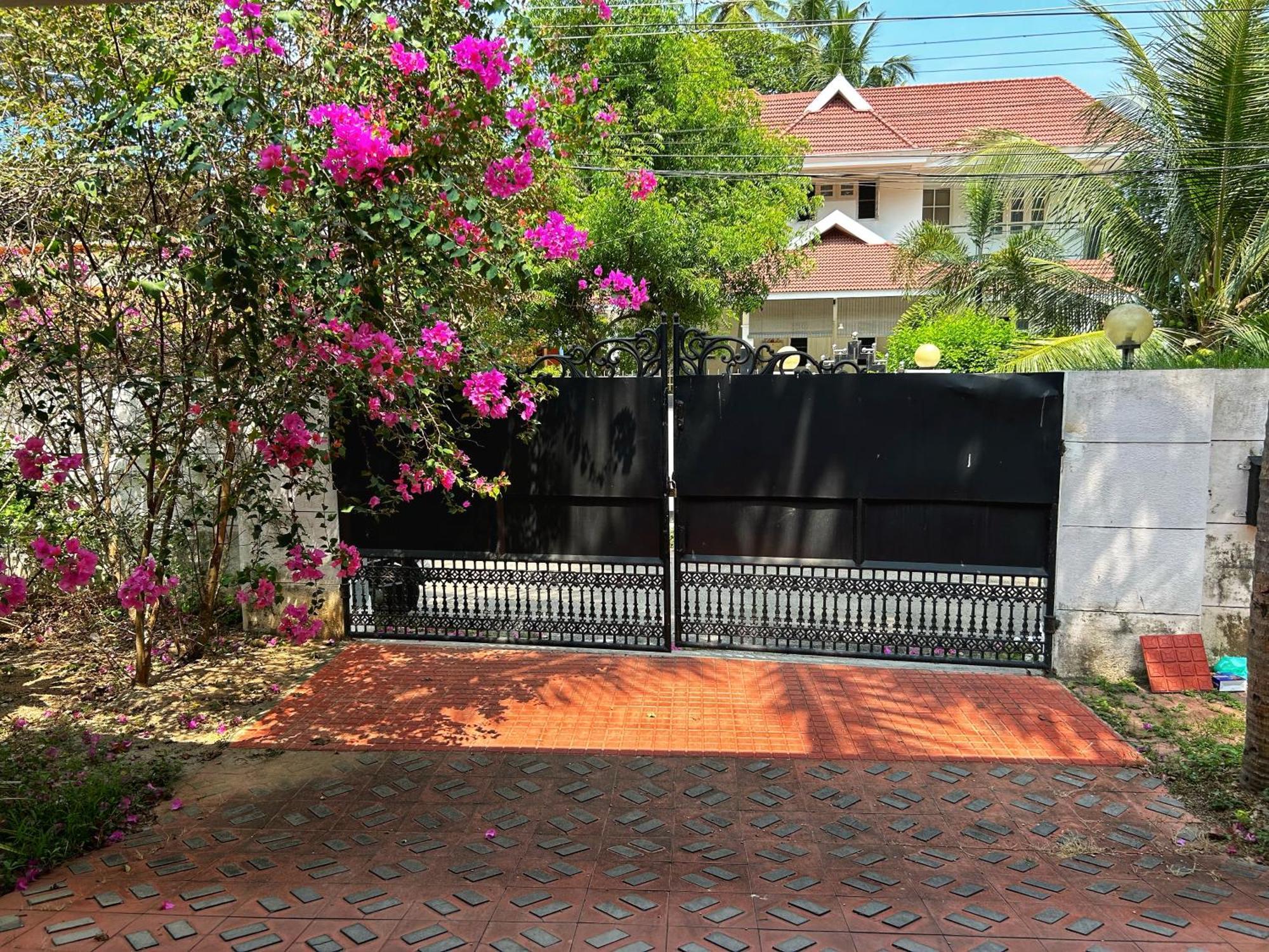 La Casa Trivandrum 4 Bhk Ac Luxury Villa At City Centre, Just 6 Kms To Airport Thiruvananthapuram Dış mekan fotoğraf