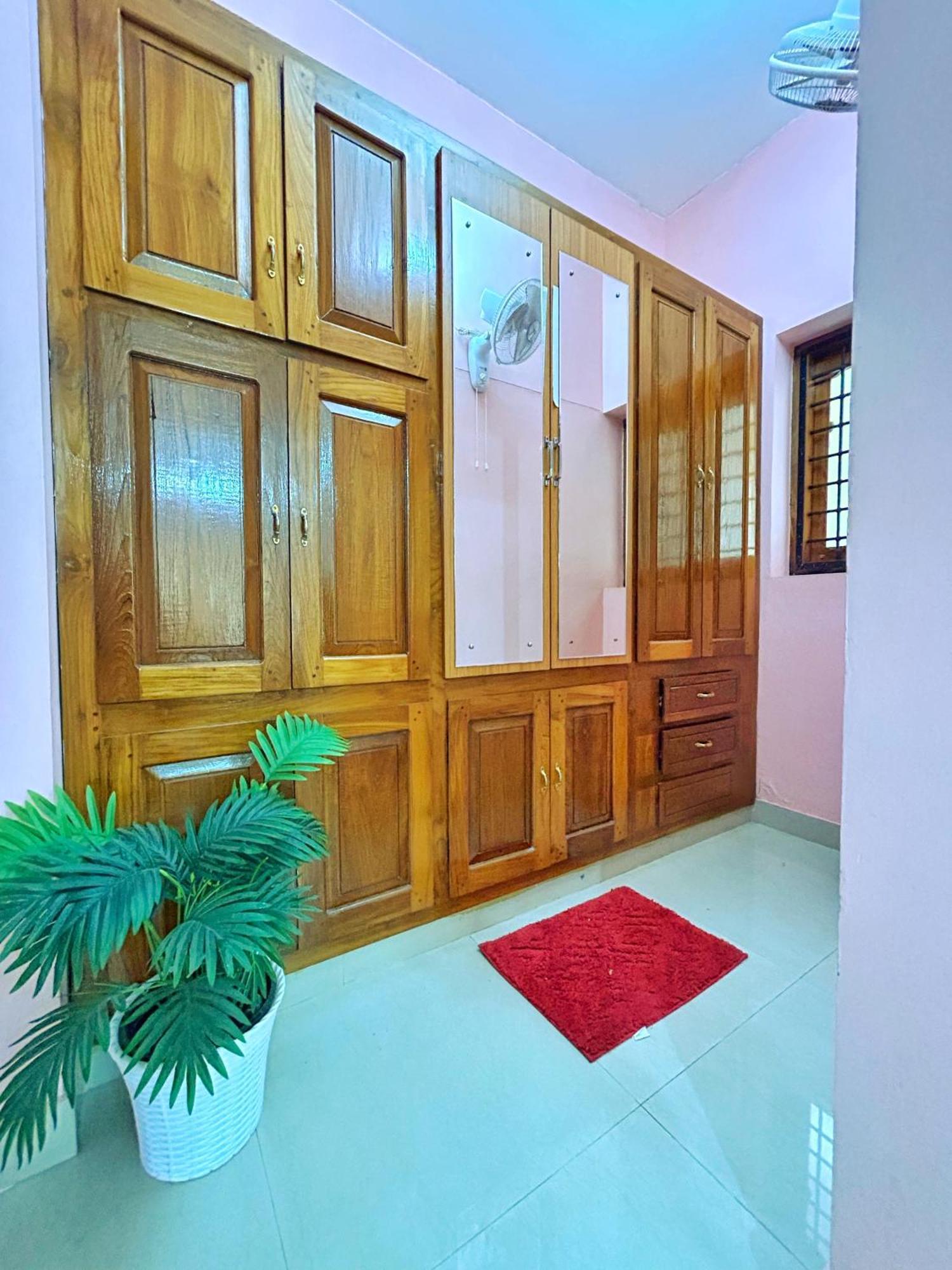 La Casa Trivandrum 4 Bhk Ac Luxury Villa At City Centre, Just 6 Kms To Airport Thiruvananthapuram Dış mekan fotoğraf